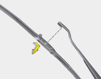 3. Install the new blade assembly in the reverse order of removal.